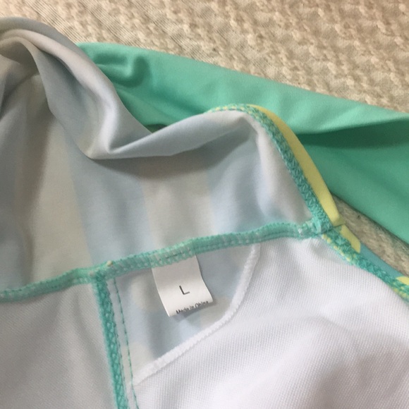 Two piece bathing suit - Picture 7 of 8